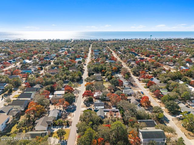 161 NE 7th Street, Oak Island, NC 28465