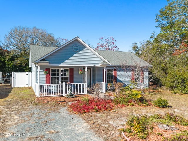 161 NE 7th Street, Oak Island, NC 28465