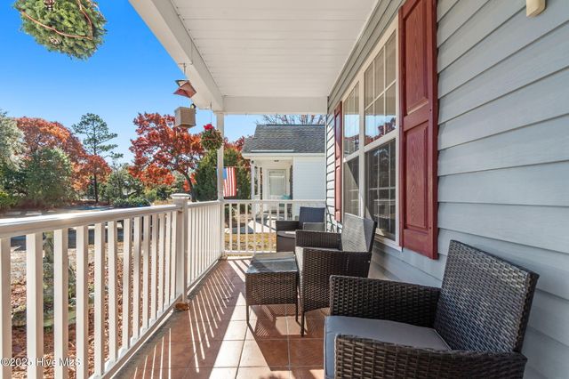 161 NE 7th Street, Oak Island, NC 28465