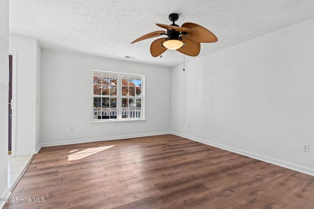 161 NE 7th Street, Oak Island, NC 28465