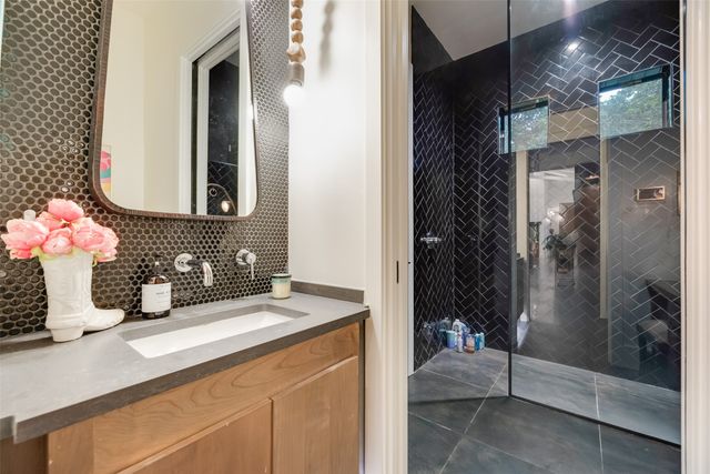 9003 Eustis Avenue, Dallas, TX 75218