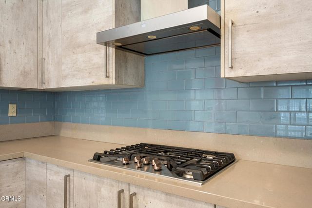 925 Calle La Primavera, Glendale, CA 91208