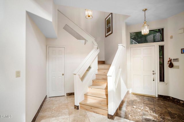 925 Calle La Primavera, Glendale, CA 91208