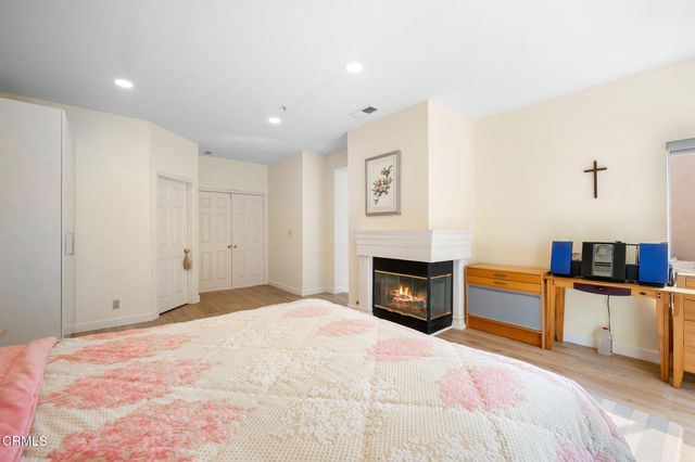 925 Calle La Primavera, Glendale, CA 91208