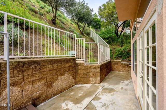 925 Calle La Primavera, Glendale, CA 91208