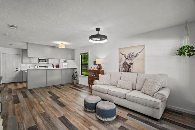 4901 S Elm Avenue, Santa Fe, TX 77517