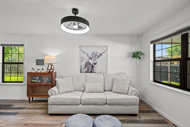4901 S Elm Avenue, Santa Fe, TX 77517
