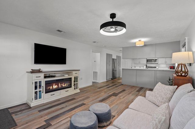4901 S Elm Avenue, Santa Fe, TX 77517