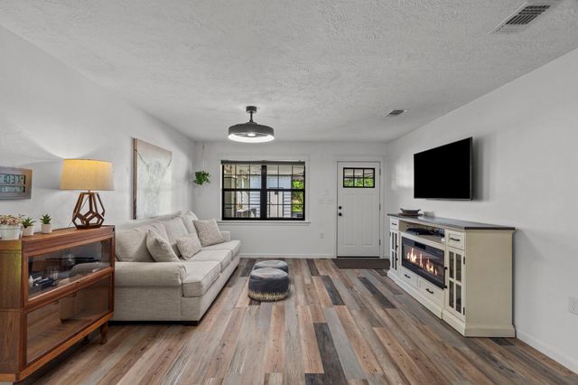 4901 S Elm Avenue, Santa Fe, TX 77517