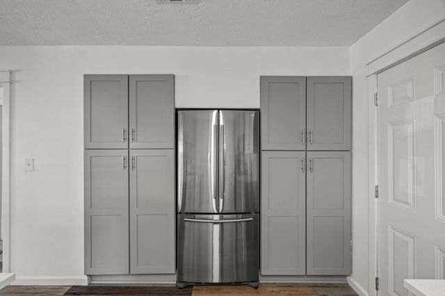 4901 S Elm Avenue, Santa Fe, TX 77517
