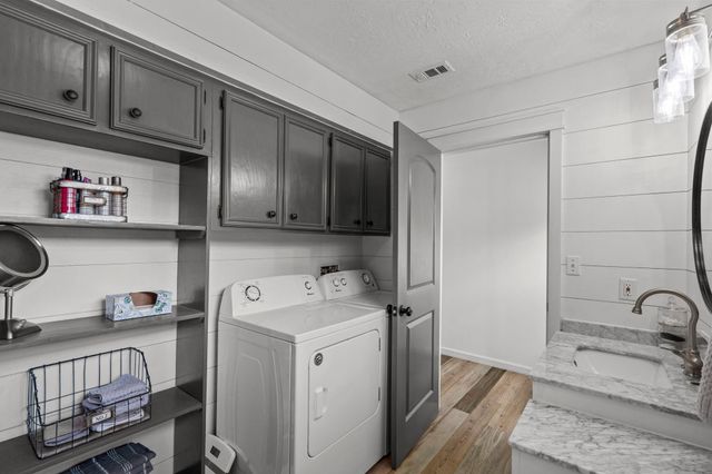 4901 S Elm Avenue, Santa Fe, TX 77517