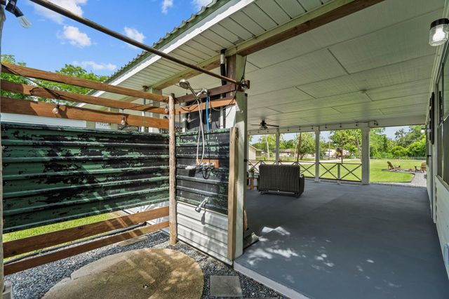 4901 S Elm Avenue, Santa Fe, TX 77517
