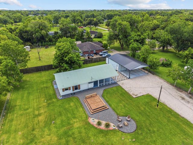 4901 S Elm Avenue, Santa Fe, TX 77517