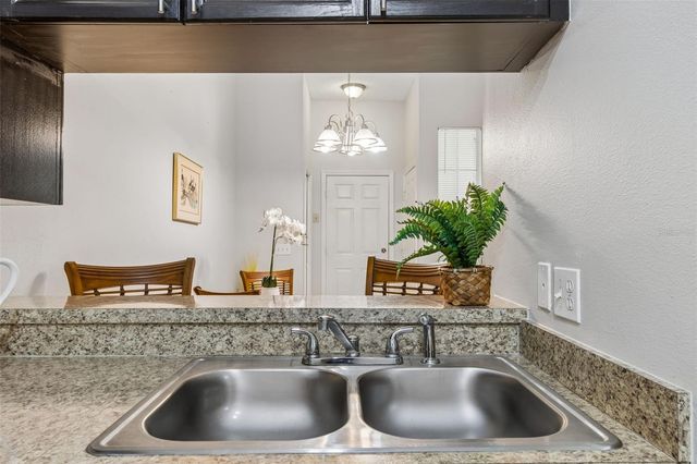 1050 STARKEY RD 207, Largo, FL 33771