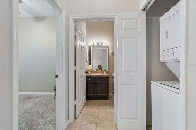 1050 STARKEY RD 207, Largo, FL 33771