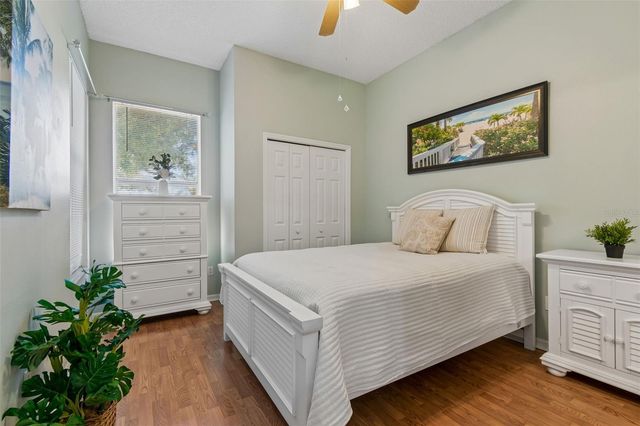 1050 STARKEY RD 207, Largo, FL 33771