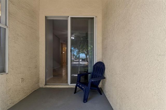 1050 STARKEY RD 207, Largo, FL 33771