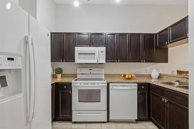 1050 STARKEY RD 207, Largo, FL 33771