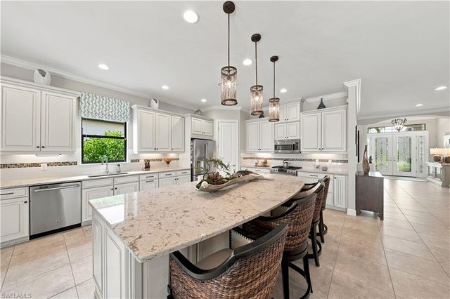 9256 Rialto LN, Naples, FL 34119
