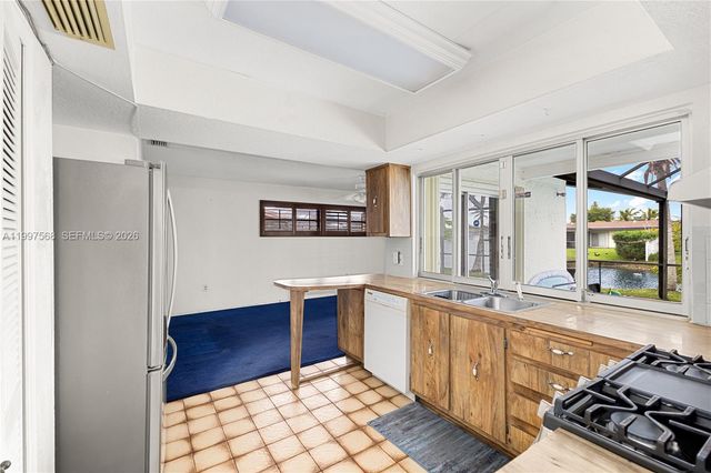 11500 NW 42nd St, Sunrise, FL 33323