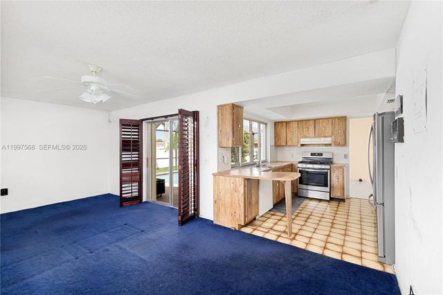 11500 NW 42nd St, Sunrise, FL 33323