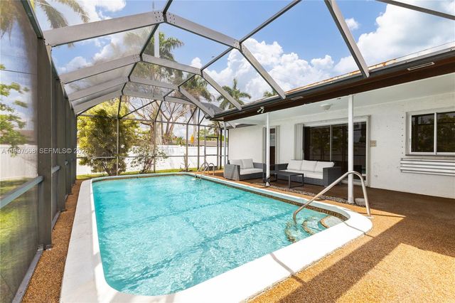 11500 NW 42nd St, Sunrise, FL 33323