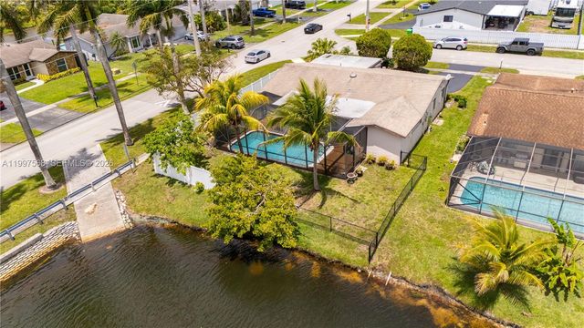 11500 NW 42nd St, Sunrise, FL 33323