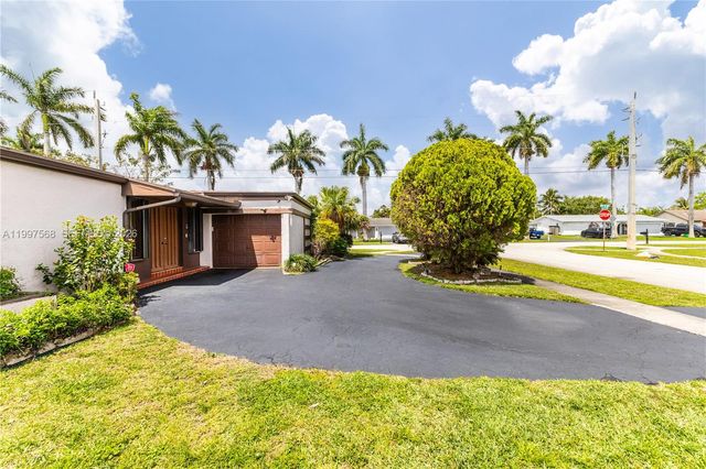 11500 NW 42nd St, Sunrise, FL 33323