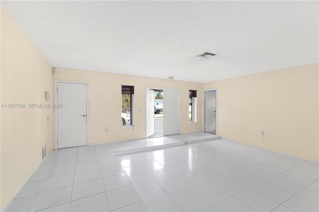 11500 NW 42nd St, Sunrise, FL 33323