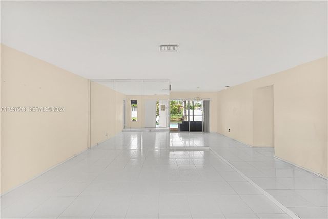 11500 NW 42nd St, Sunrise, FL 33323