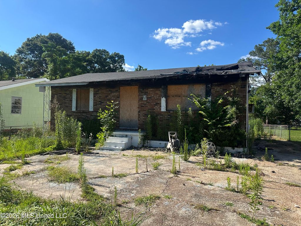 2716 Newport Street, Jackson, MS 39213
