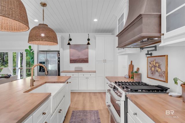 19058 James Road, Gulf Shores, AL 36542