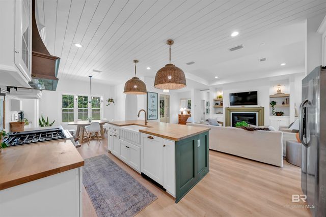 19058 James Road, Gulf Shores, AL 36542