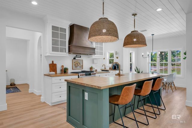 19058 James Road, Gulf Shores, AL 36542