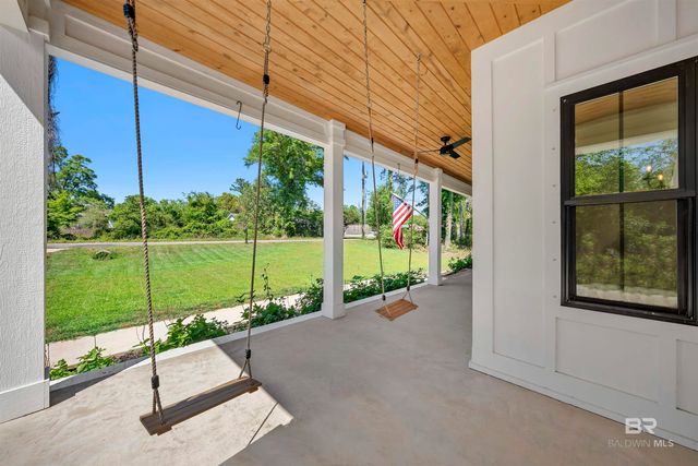 19058 James Road, Gulf Shores, AL 36542