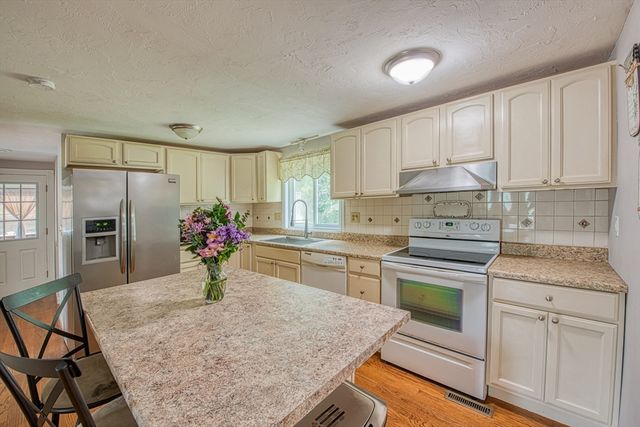 110 William Kelley Rd, Stoughton, MA 02072