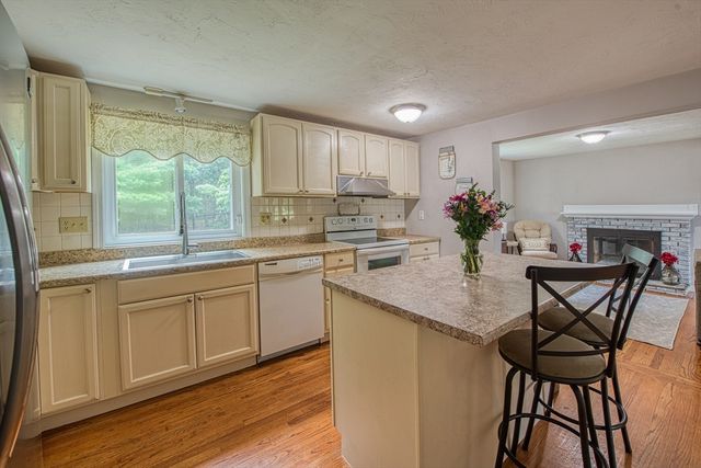 110 William Kelley Rd, Stoughton, MA 02072