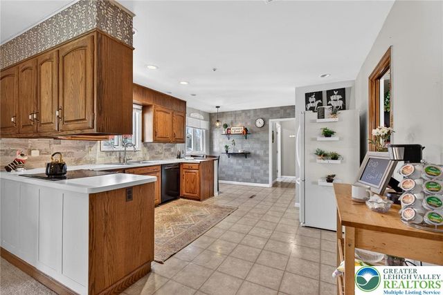 1701 Minesite Road, Lower Macungie Twp, PA 18103