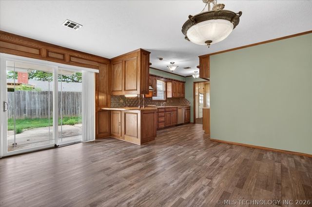 926 Sandstone Drive, Bartlesville, OK 74006