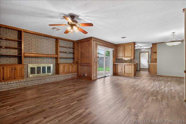926 Sandstone Drive, Bartlesville, OK 74006