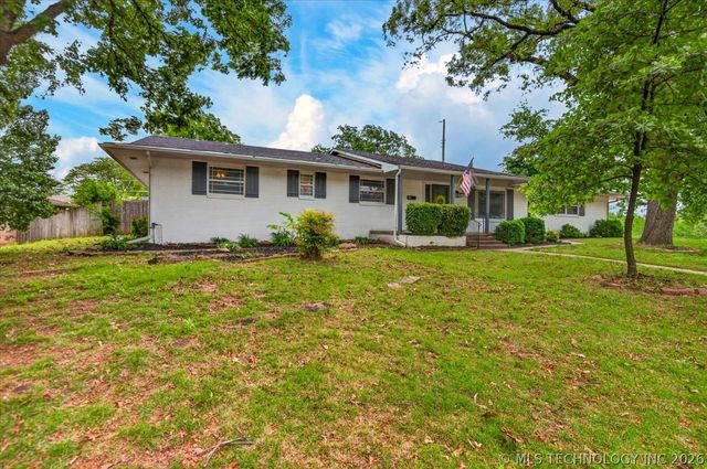 926 Sandstone Drive, Bartlesville, OK 74006