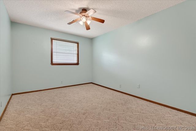 926 Sandstone Drive, Bartlesville, OK 74006