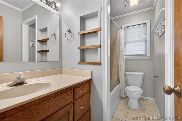926 Sandstone Drive, Bartlesville, OK 74006