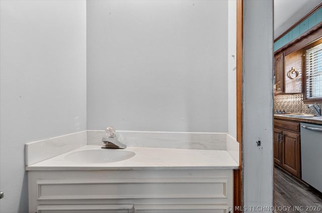 926 Sandstone Drive, Bartlesville, OK 74006