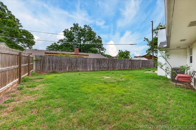 926 Sandstone Drive, Bartlesville, OK 74006