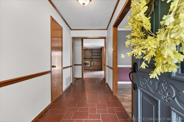 926 Sandstone Drive, Bartlesville, OK 74006