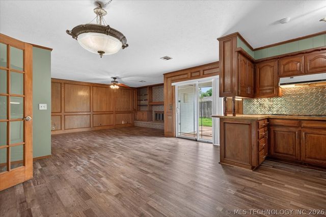 926 Sandstone Drive, Bartlesville, OK 74006