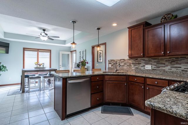 17505 Juniper Lane, Leo, IN 46765