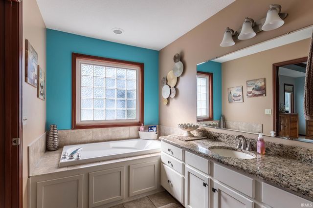 17505 Juniper Lane, Leo, IN 46765