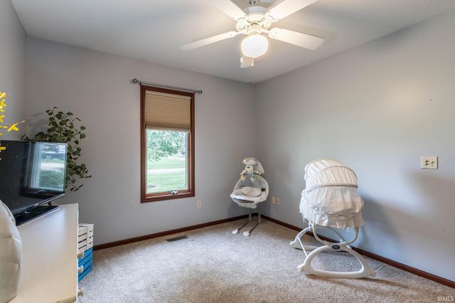 17505 Juniper Lane, Leo, IN 46765
